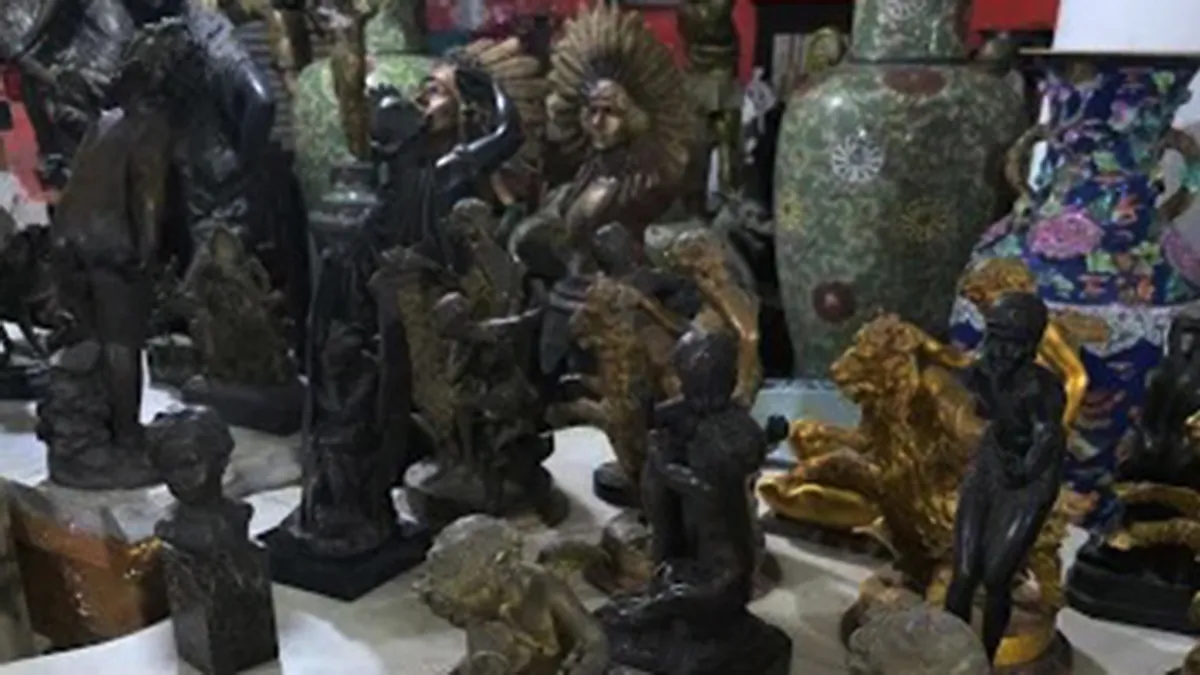 Schiraaz Tanksalwalla Antiques 4