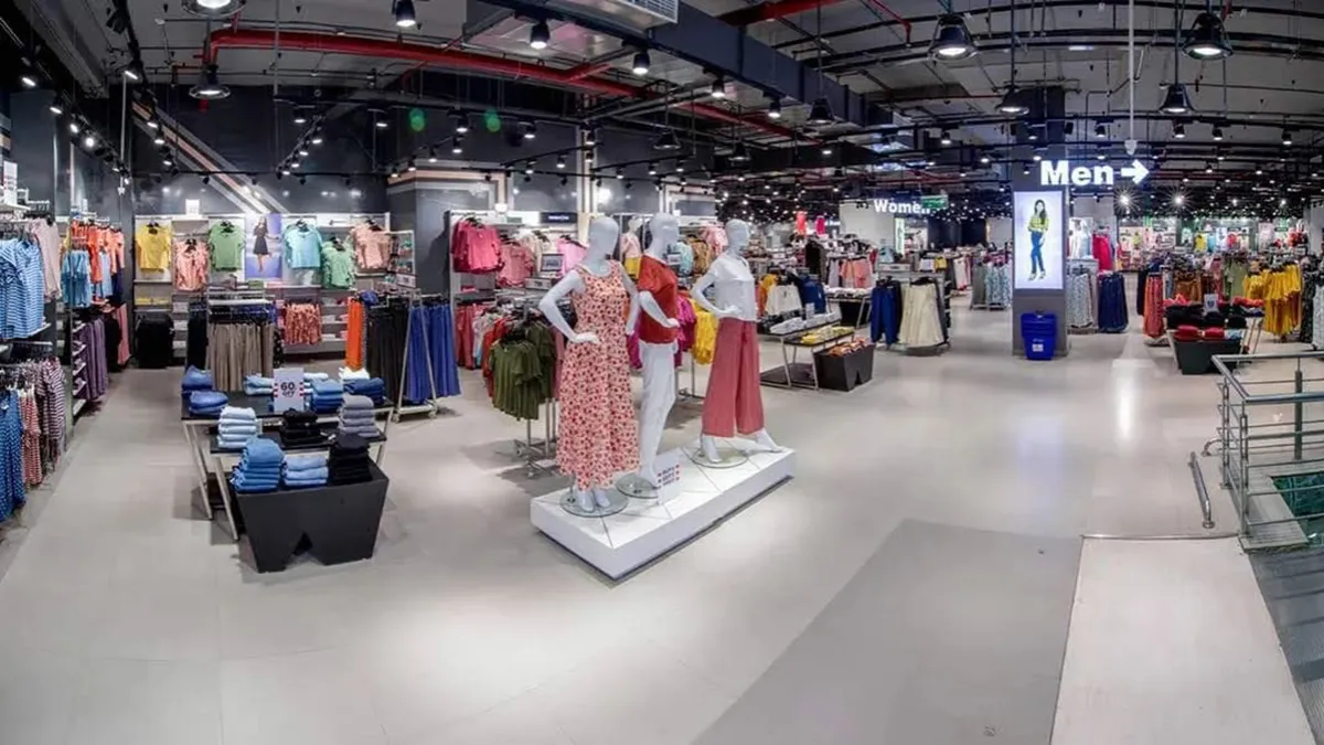 Reliance SMART Bazaar - Amanora Mall 4