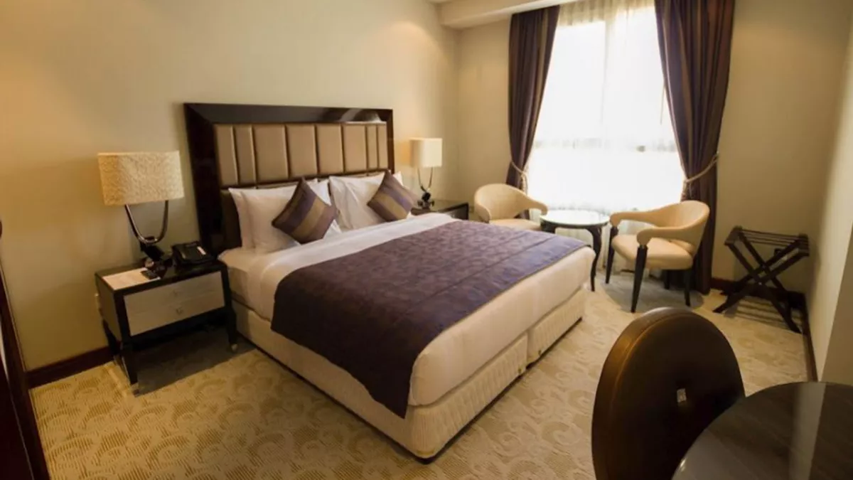 Strato Hotel by Warwick 5