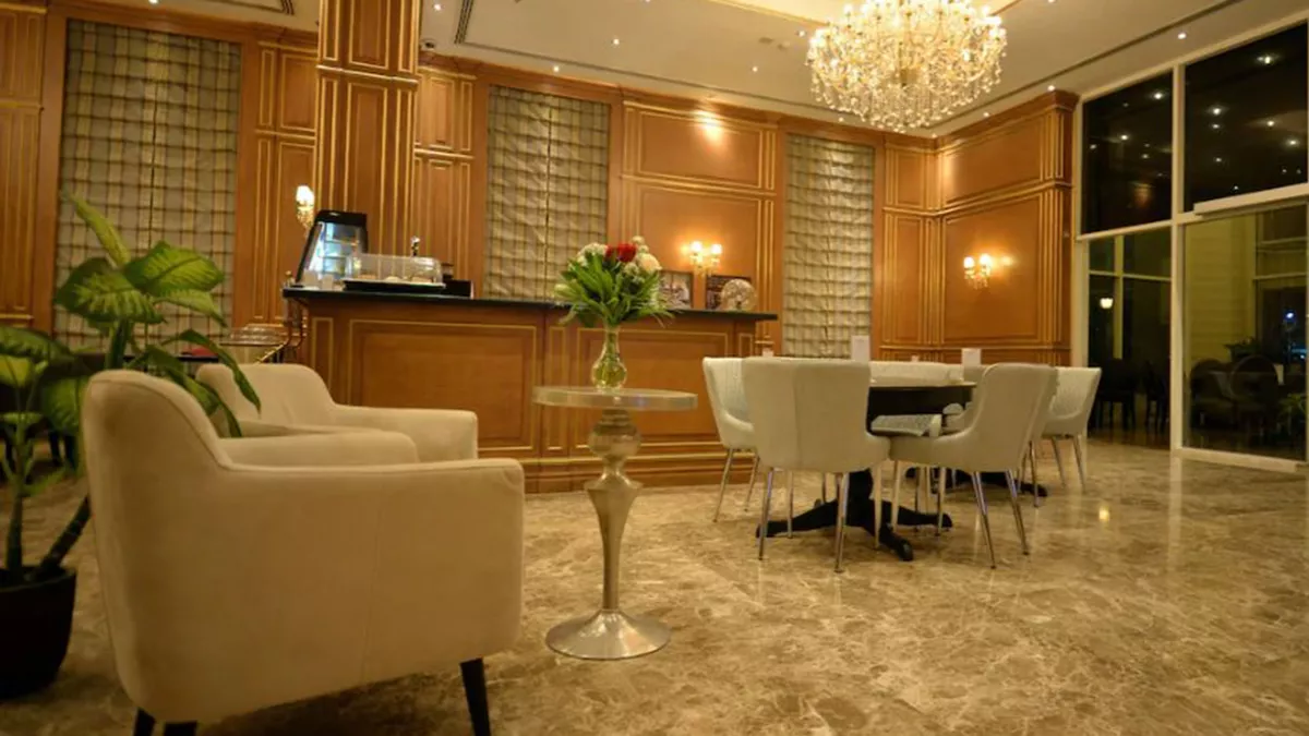 Strato Hotel by Warwick 3