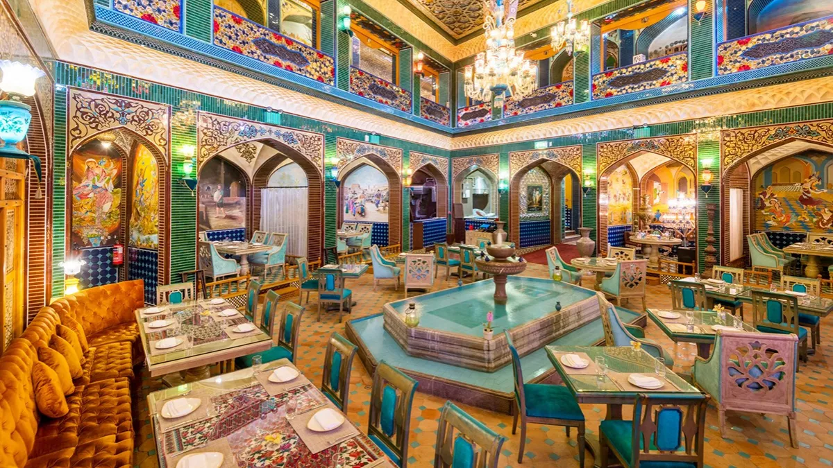 Parisa Souq Waqif 2