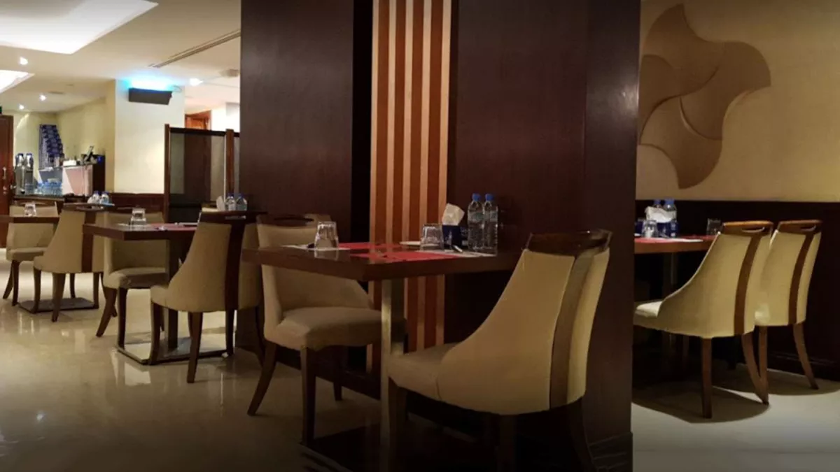 Zaitoon Restaurant, Al Muthaf St 1