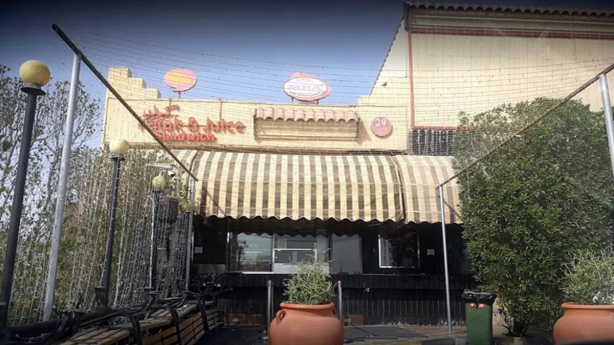 MRA Karak & Juice Sandwich 4