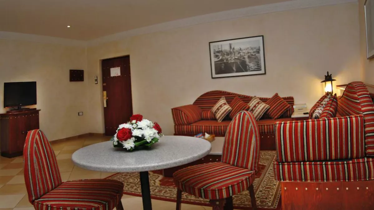 Al Liwan Suites Doha 7