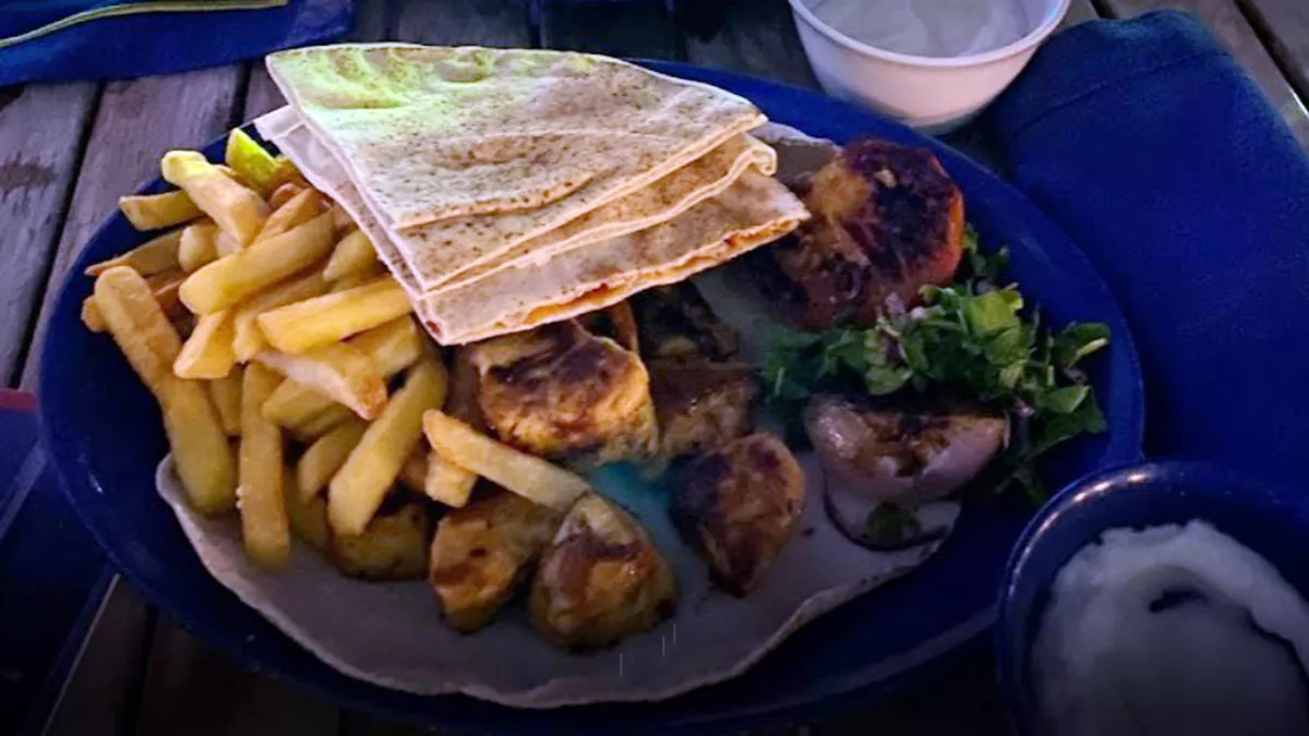 Sport Cafe, Ezdan Hotel 4