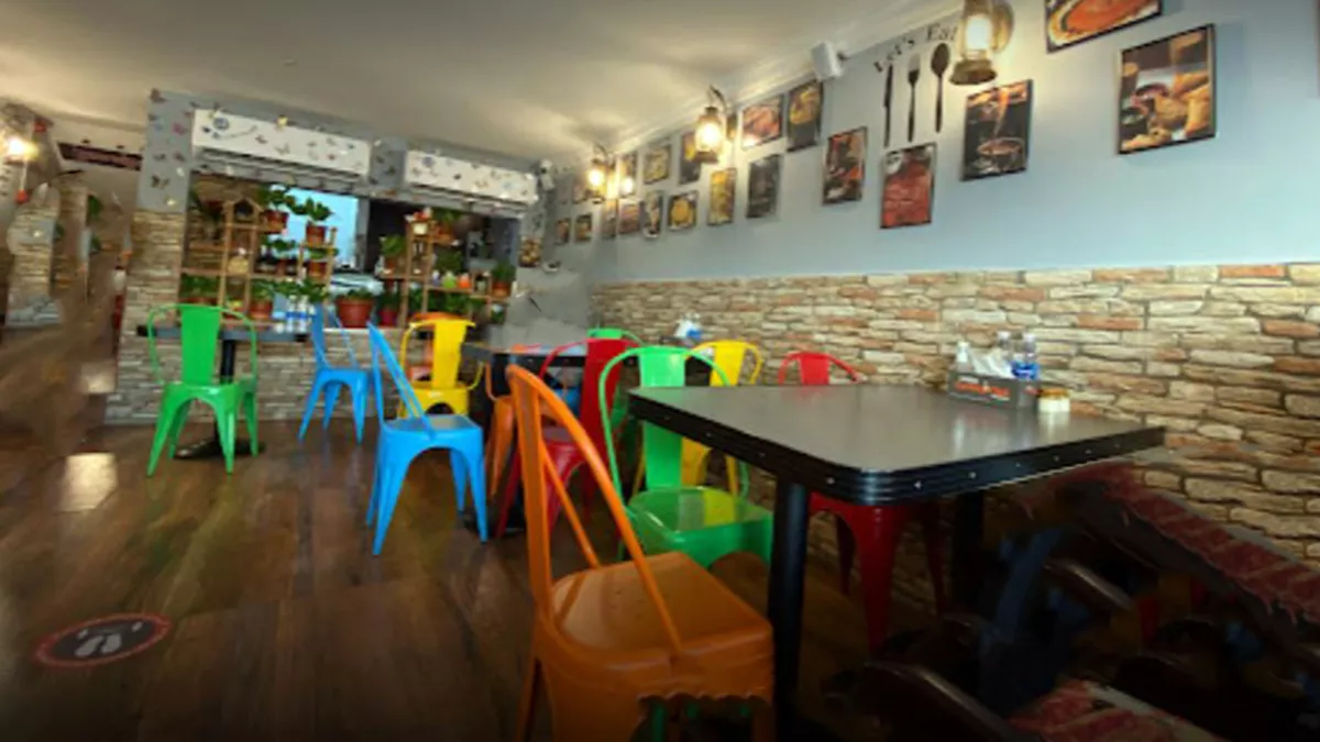 Bombay Cutting Chai Restaurant 4