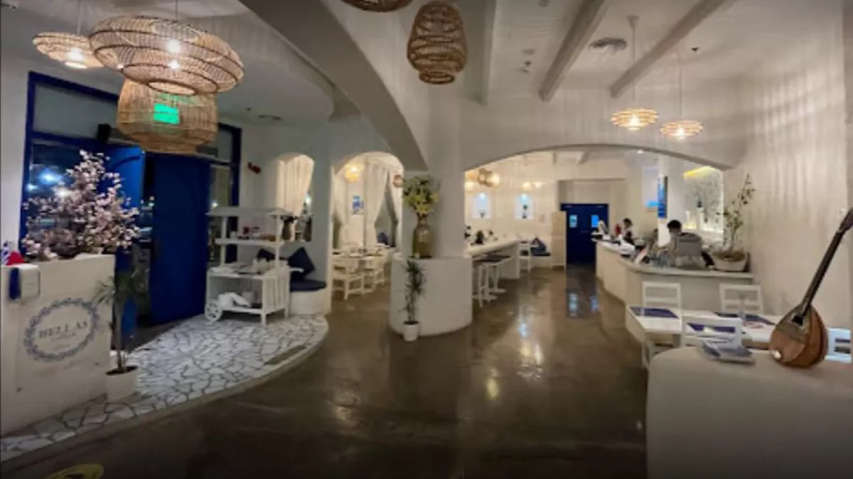 Hellas Restaurant 6