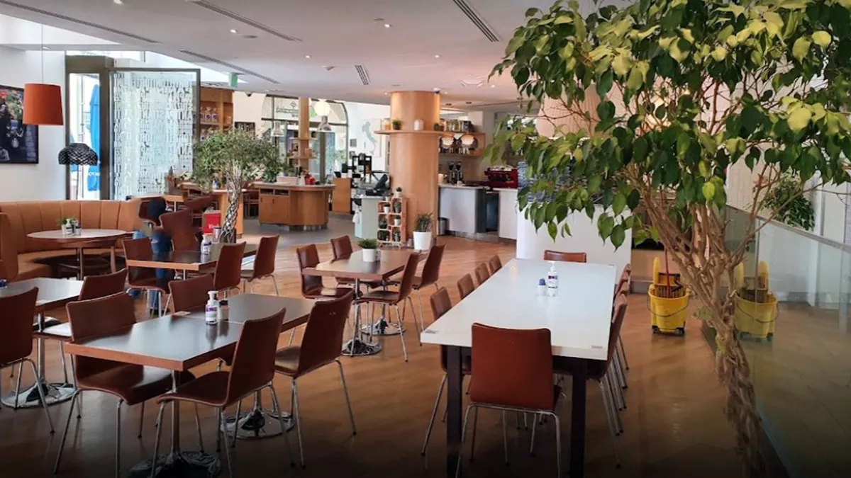 Carluccio's, The Pearl 5