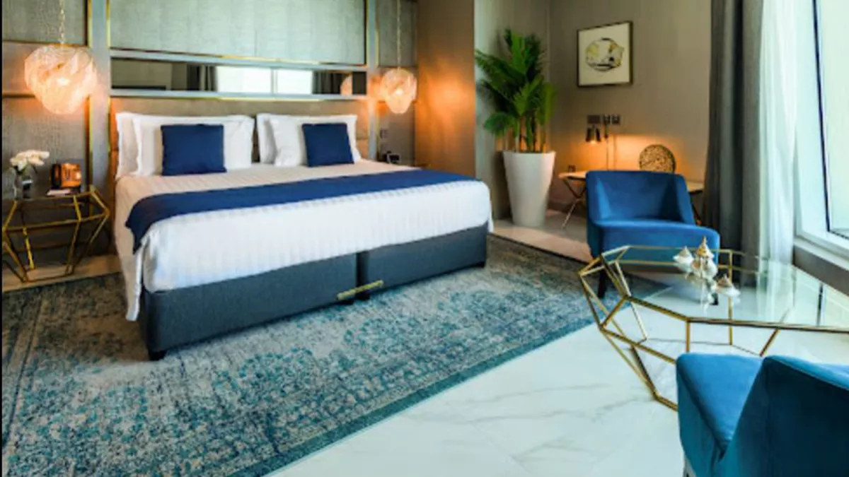 Centara West Bay Hotel & Residences 3