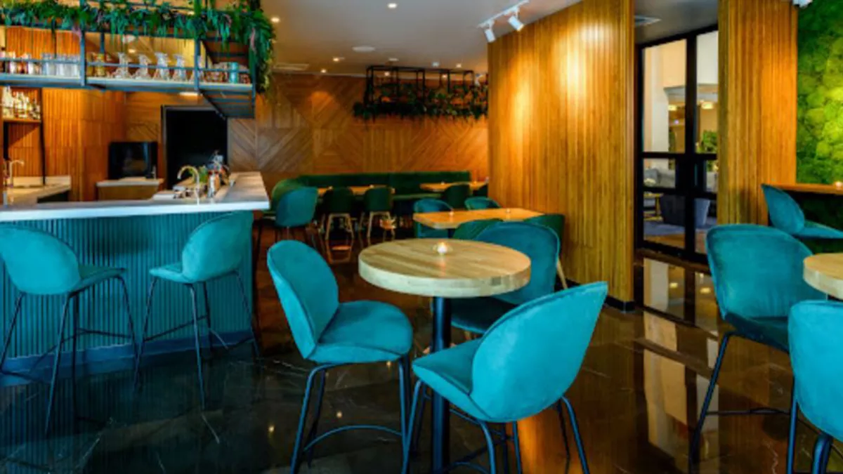 Centara West Bay Hotel & Residences 4