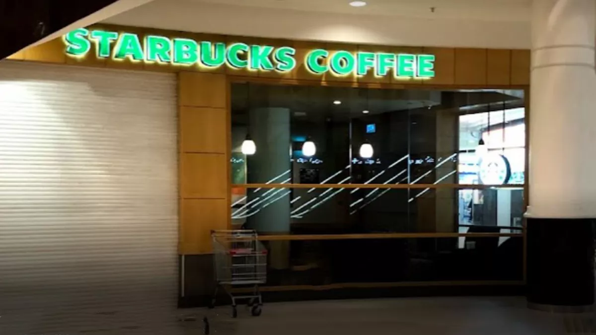 Starbucks - City Center Doha 4