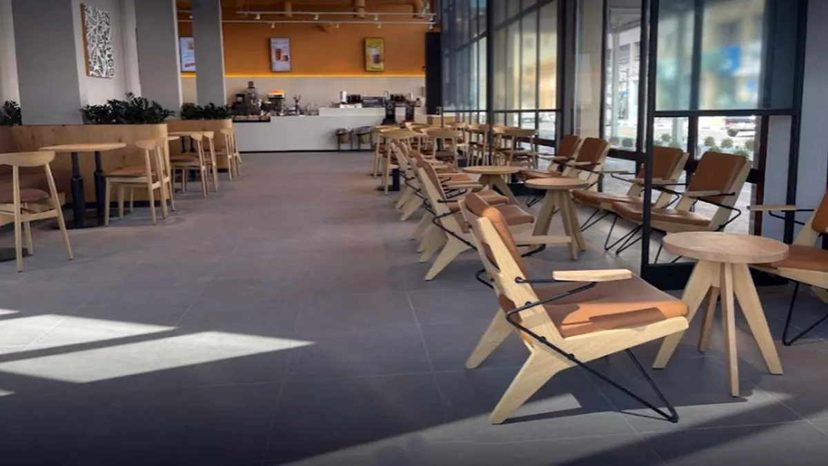 Starbucks - Gold Plaza 1