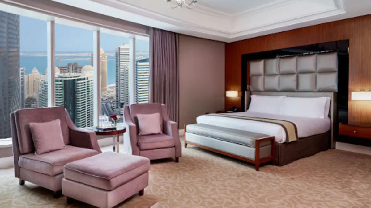 Crowne Plaza Doha West Bay 8