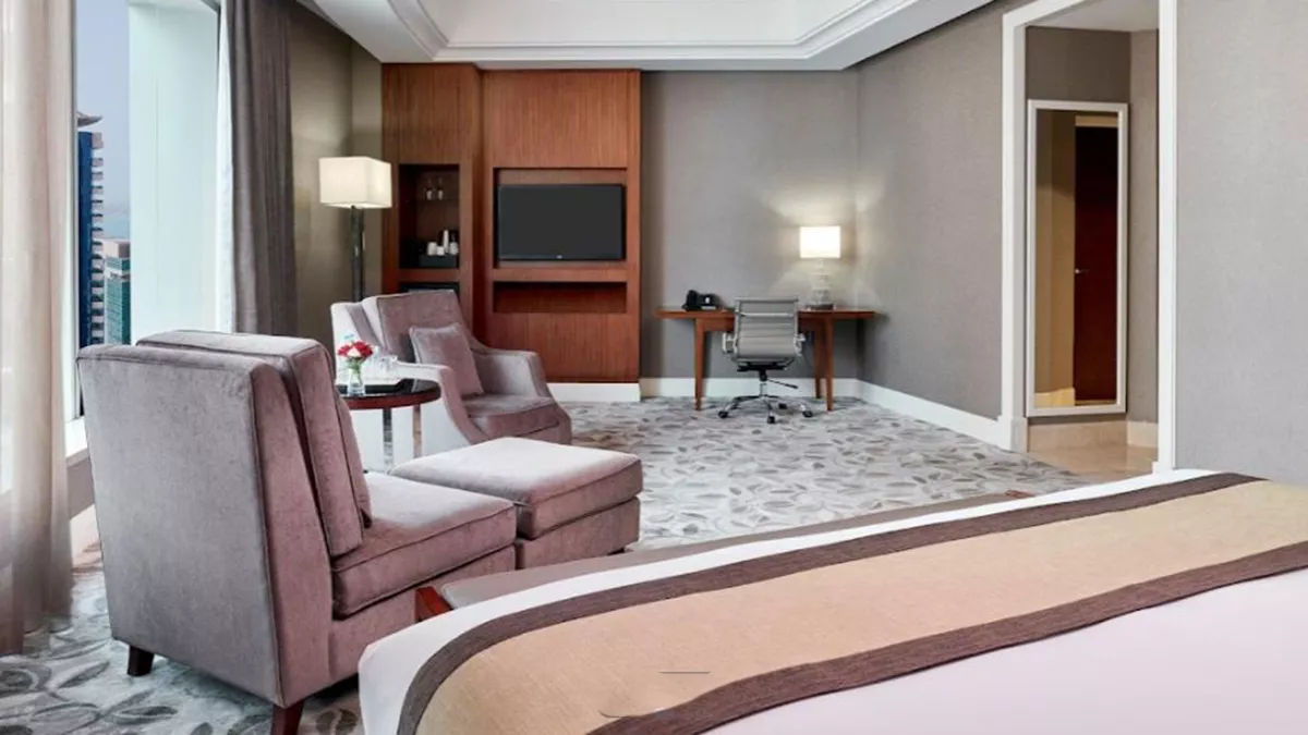 Crowne Plaza Doha West Bay 2