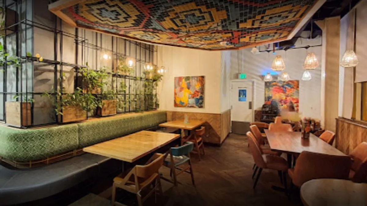 Nando's - Hyatt Plaza Mall 1