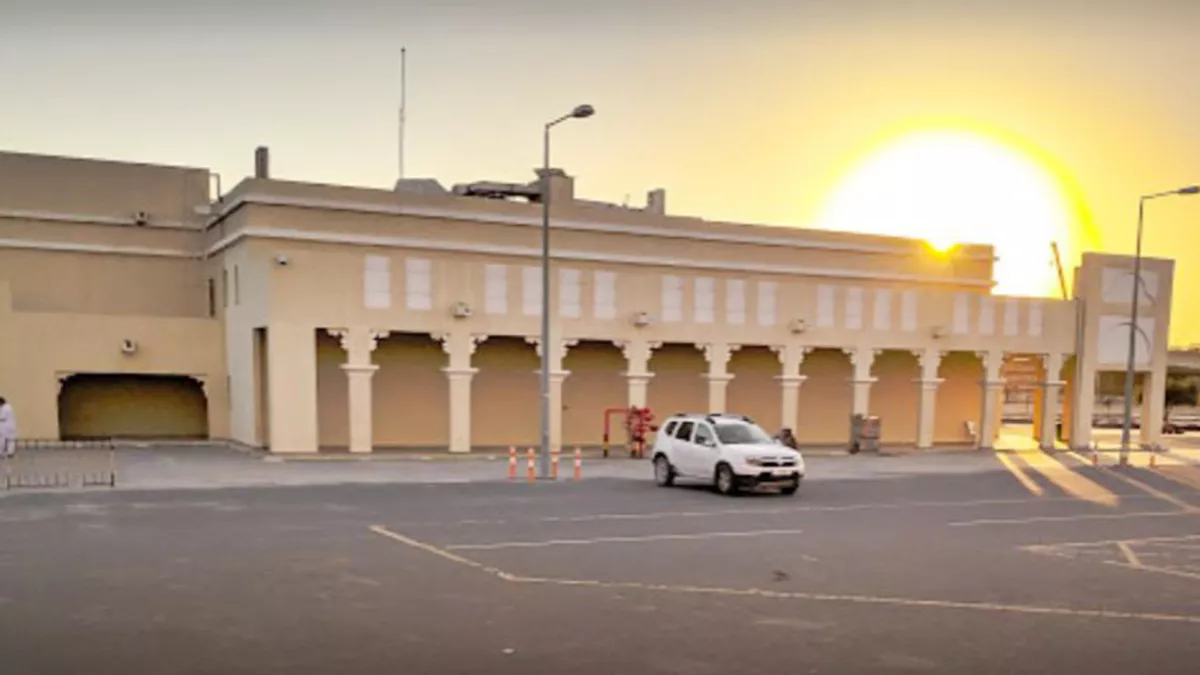 Asian Town Cinema 4 4