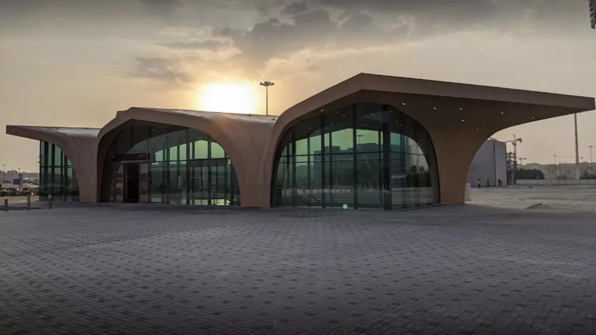 The White Palace- Subway Station 4