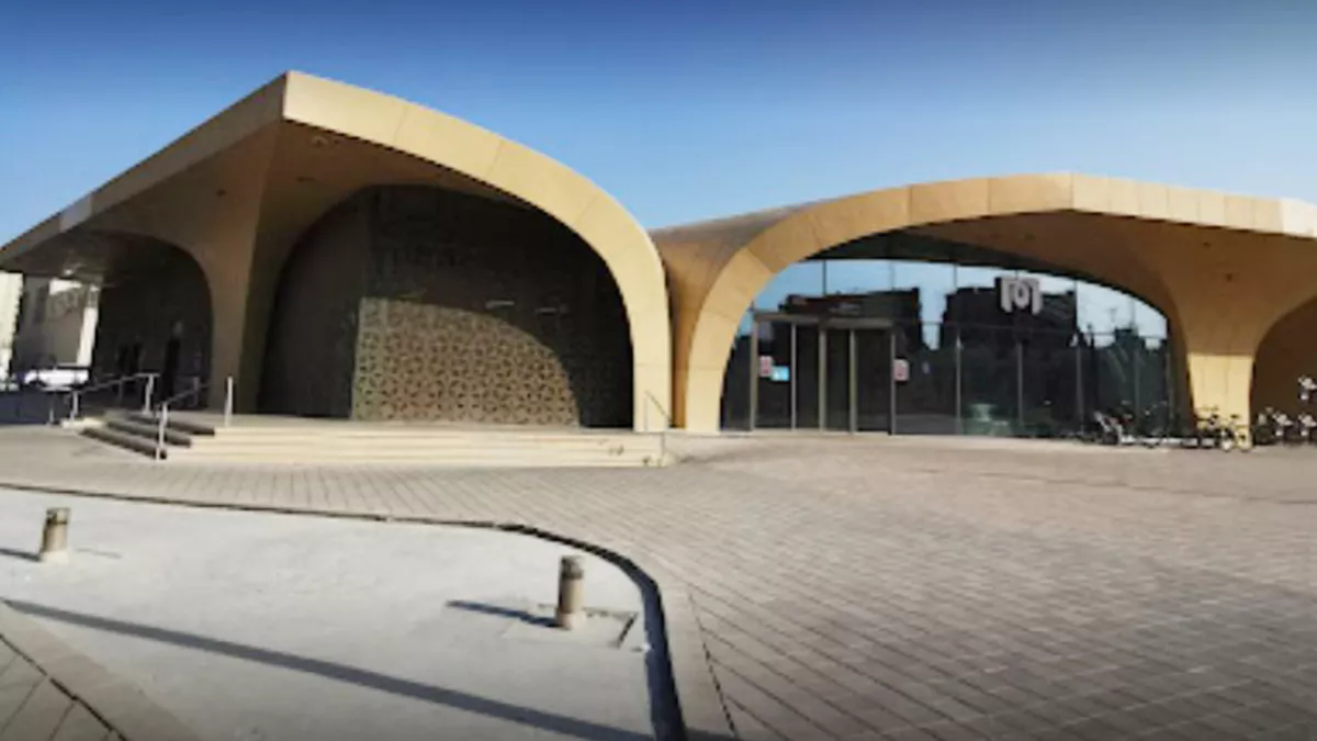 Bin Mahmoud- Subway Station 5