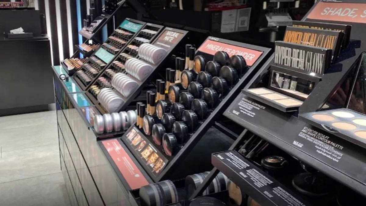 Mac Cosmetics, Villaggio Mall 2