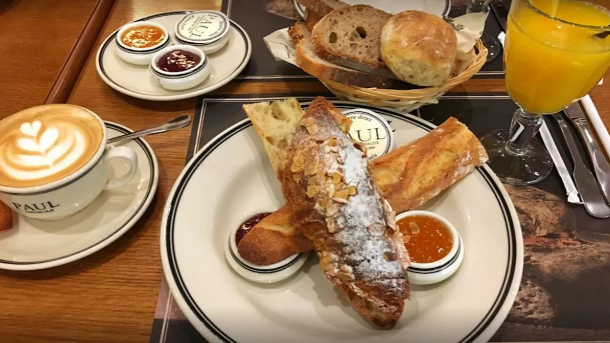 Paul Bakery & Restaurant, lagoona Mall Hotels and Restaurants