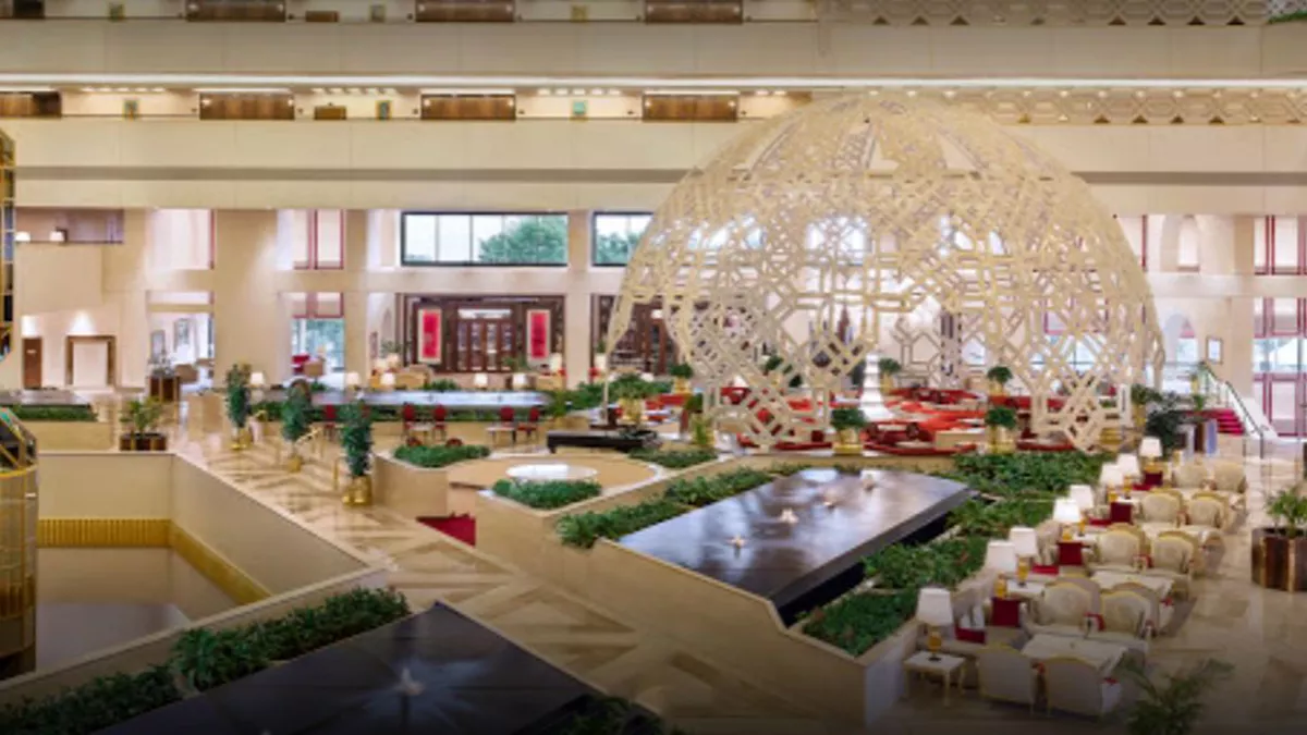 Atrium lounge and cafe 5