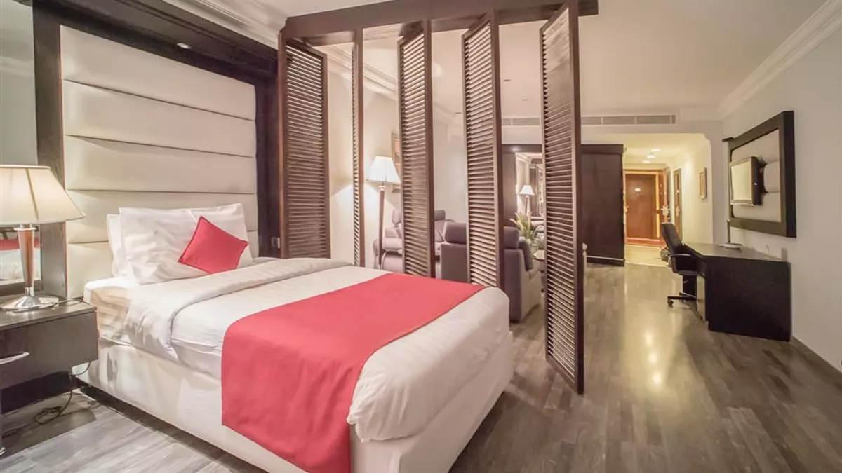 Gloria Hotel & Suites 8