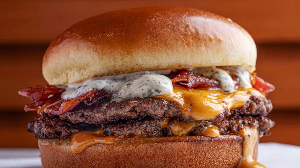 R Three lines Al Khor 3