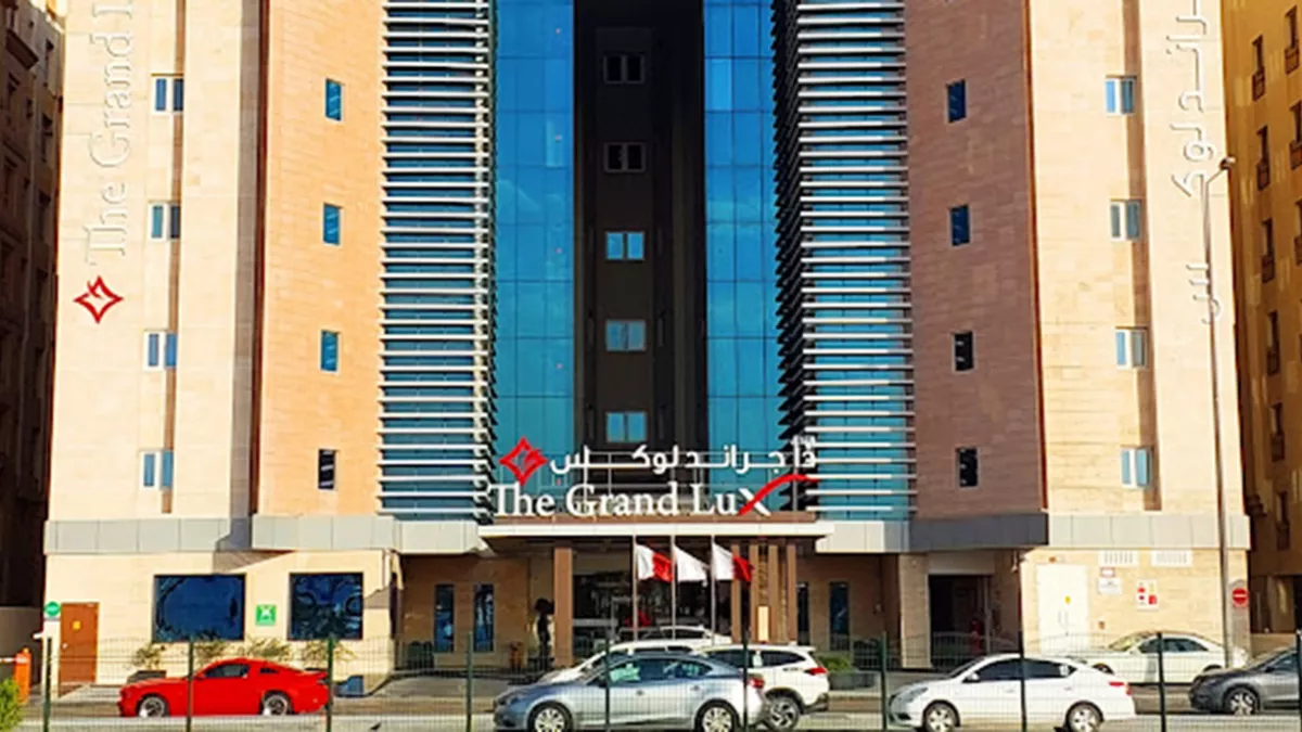 The Grand Lux Hotel 6