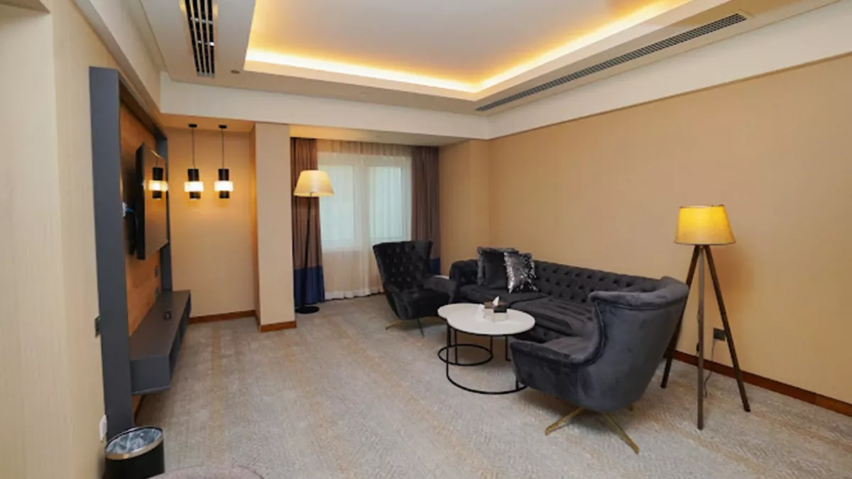 The Grand Lux Hotel 1