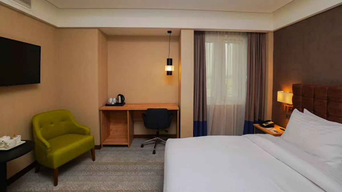 The Grand Lux Hotel 3