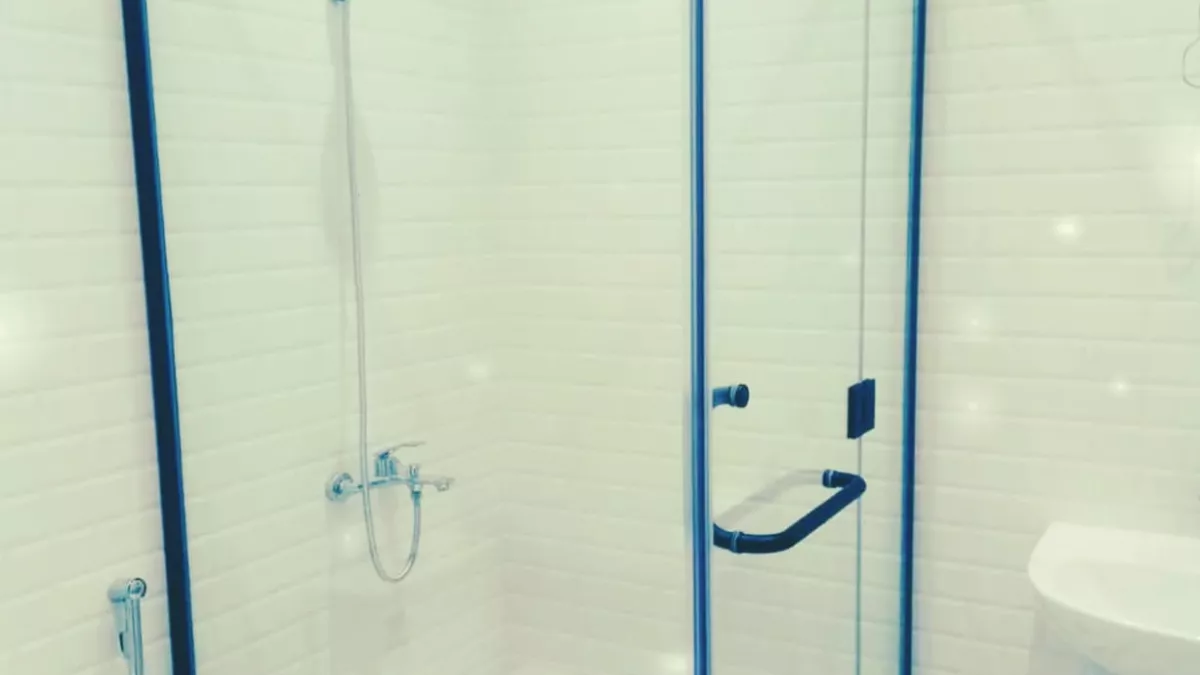 Union glass and mirror solution 3