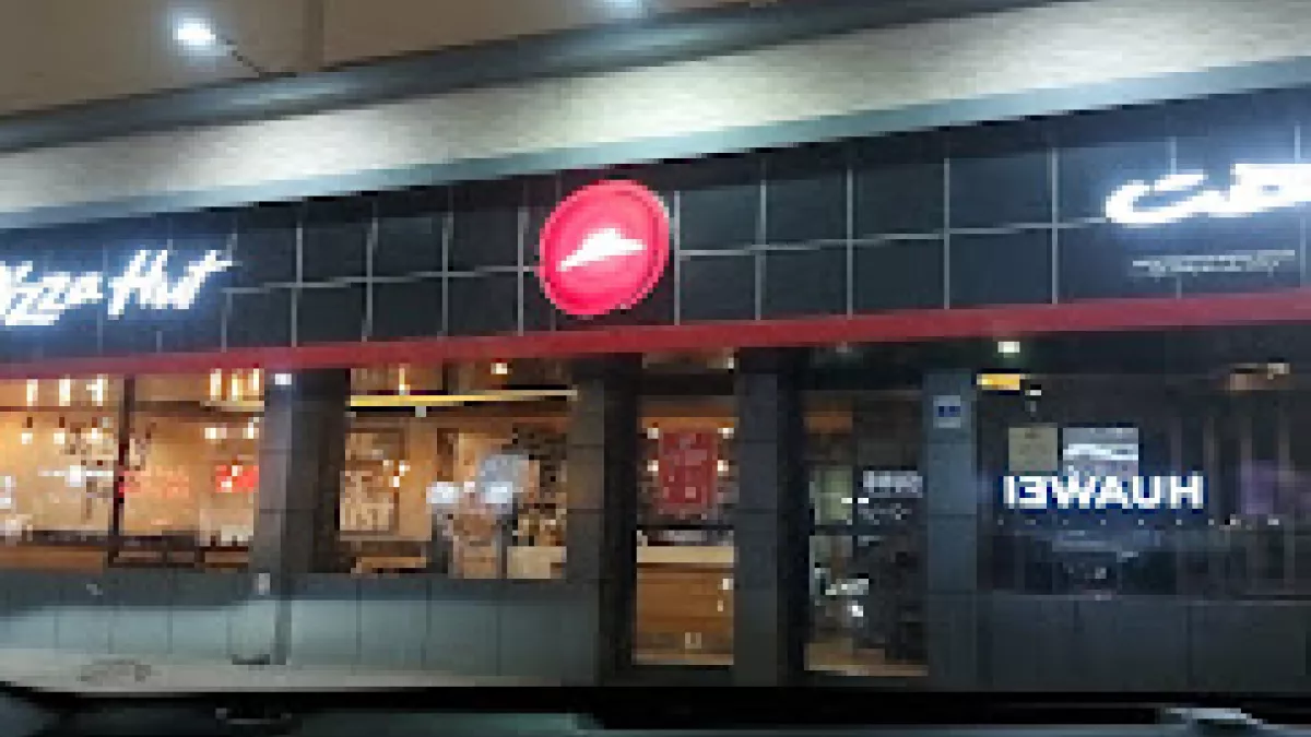 Pizza Hut Al Nasr Branch 1