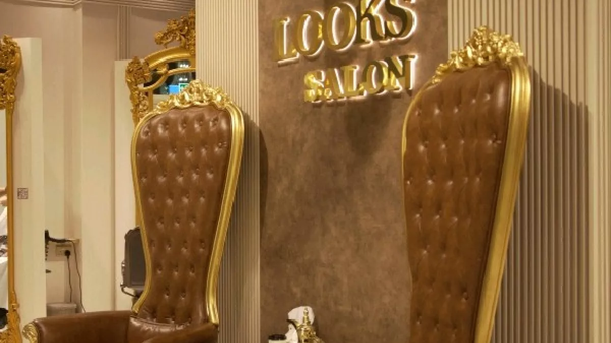 Looks Men's Salon Gewan Island 1