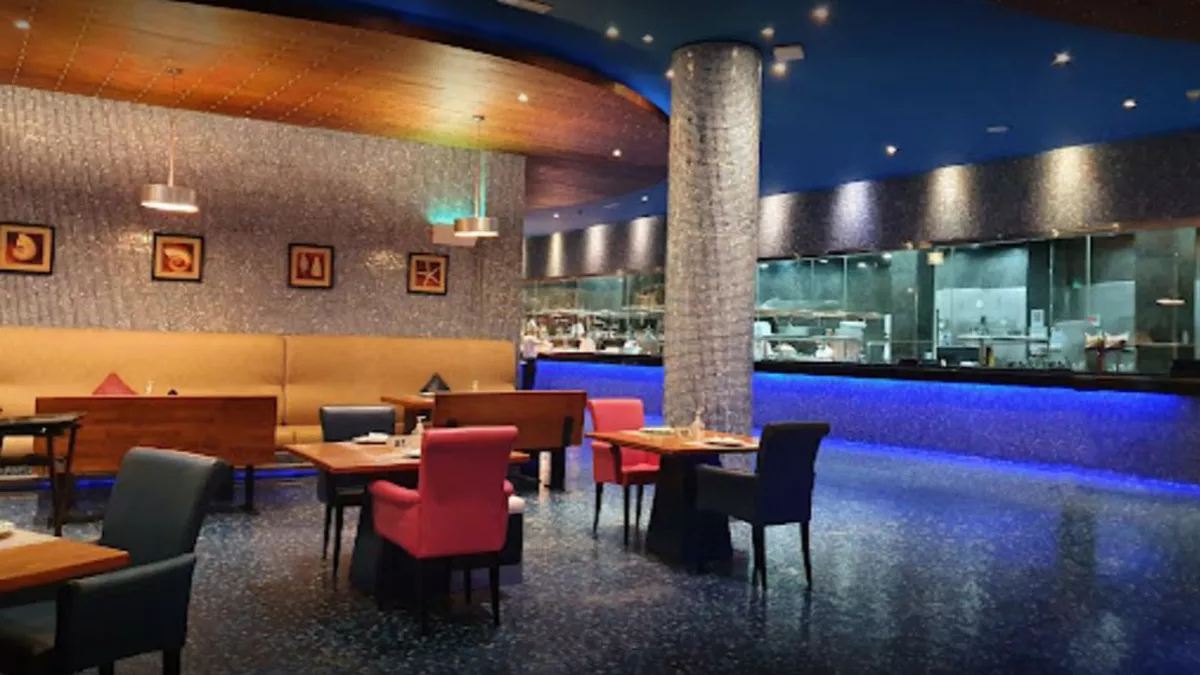 L'wzaar Sea Food Restaurant 3