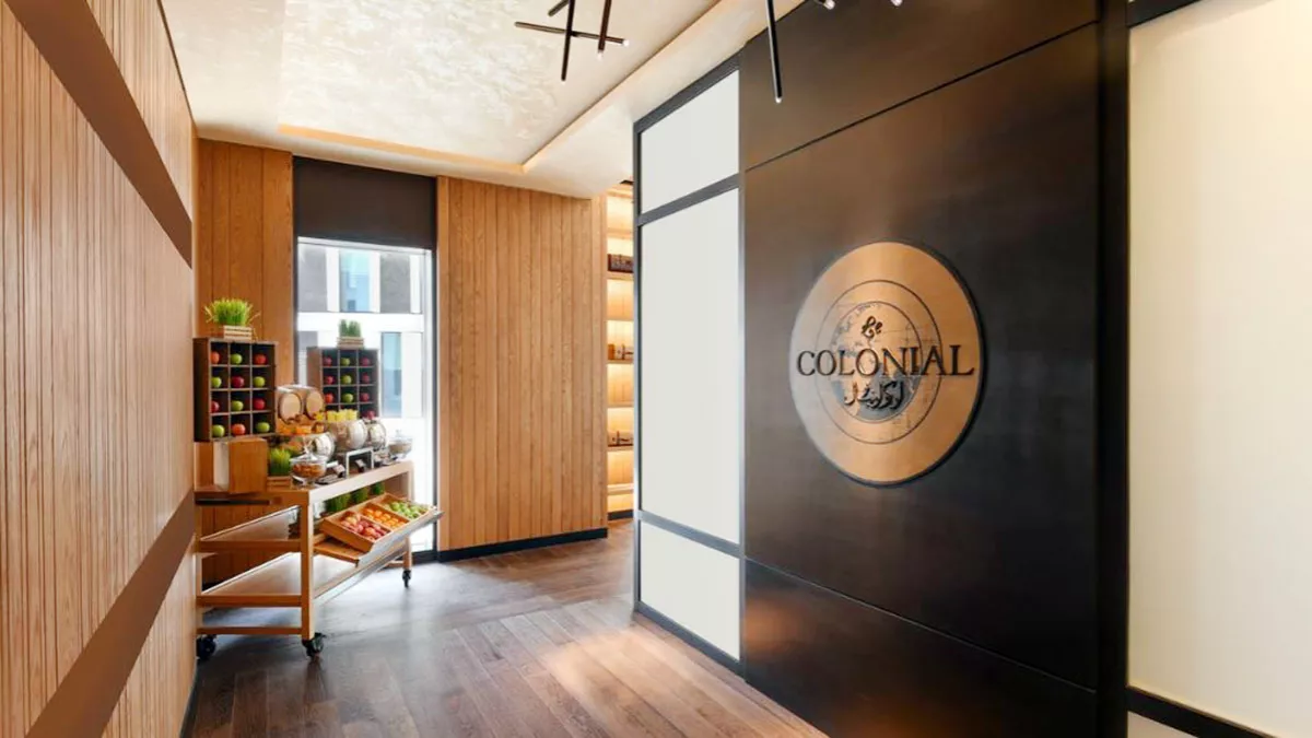 Le Colonial Restaurant 6