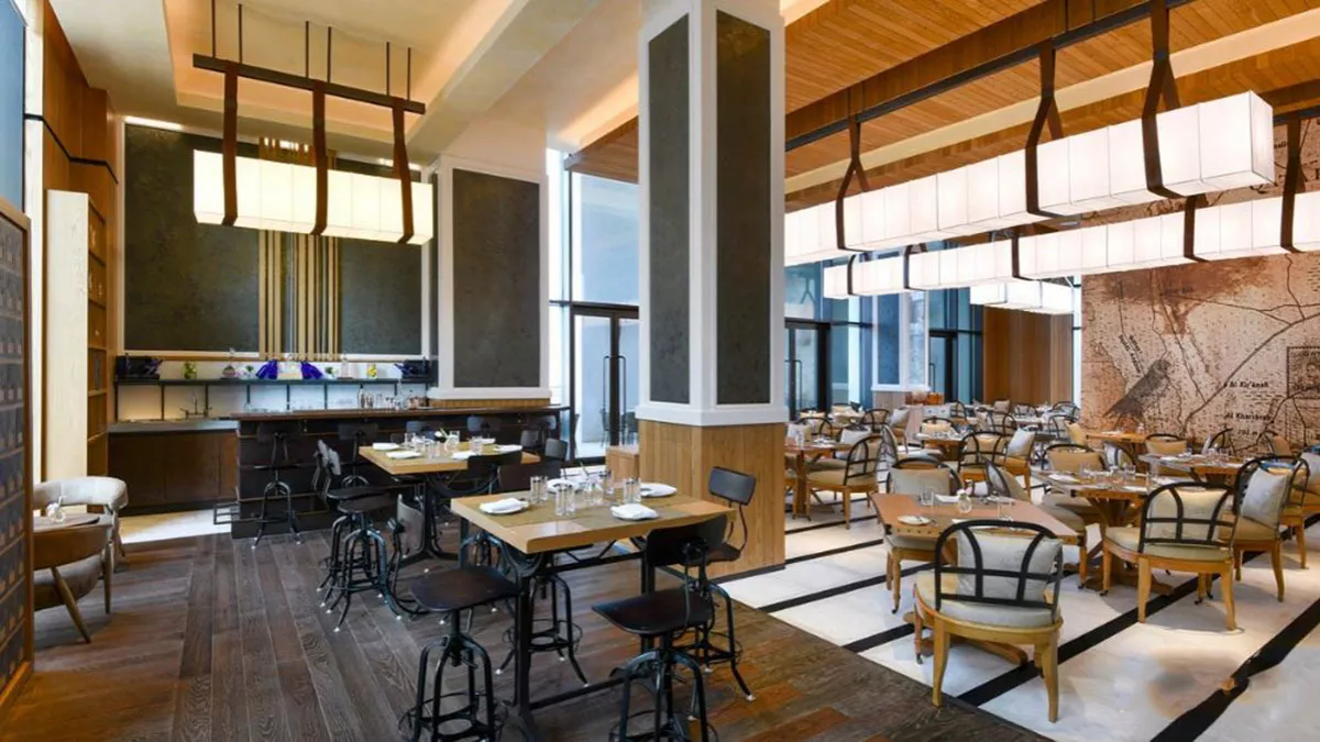 Le Colonial Restaurant 2