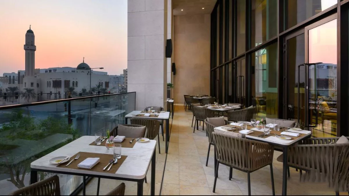 Le Colonial Restaurant 1