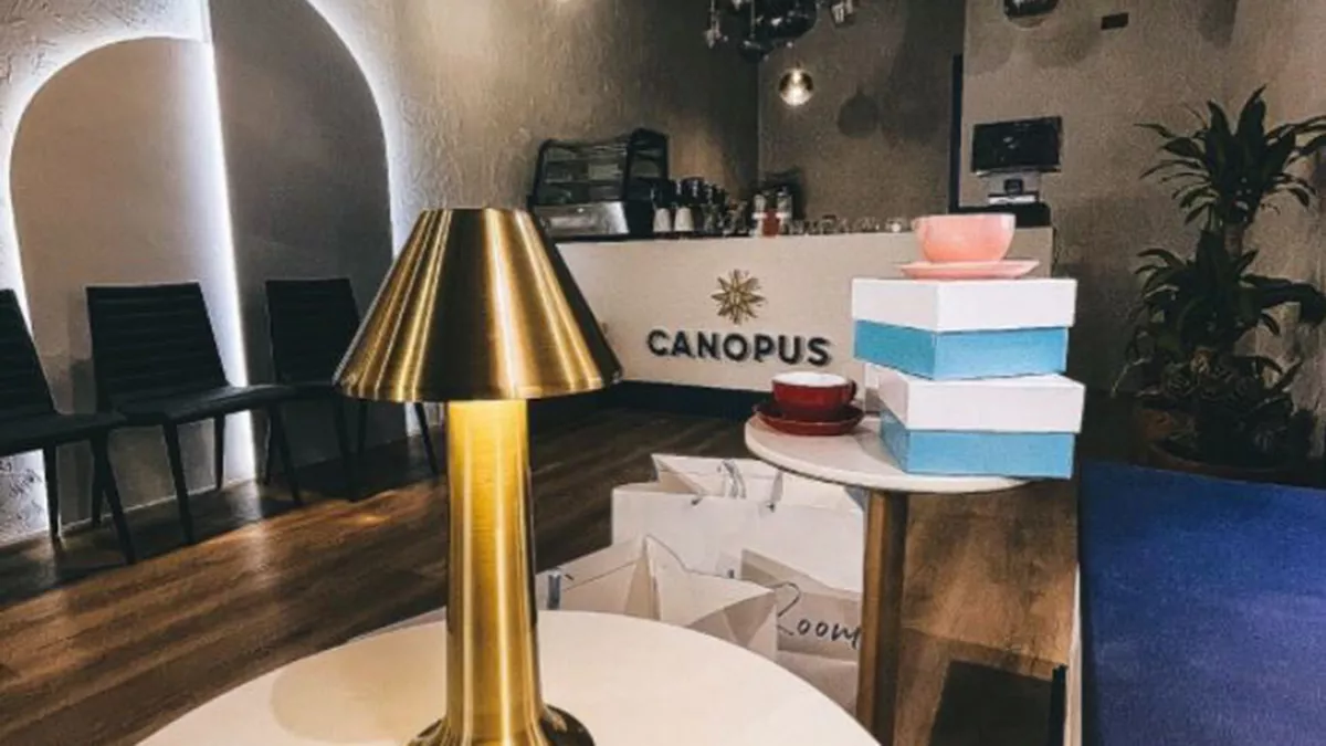 Canopus Café 4