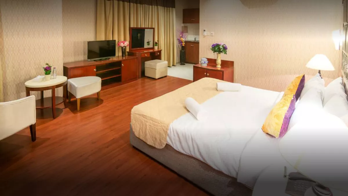 White Moon Hotel 6