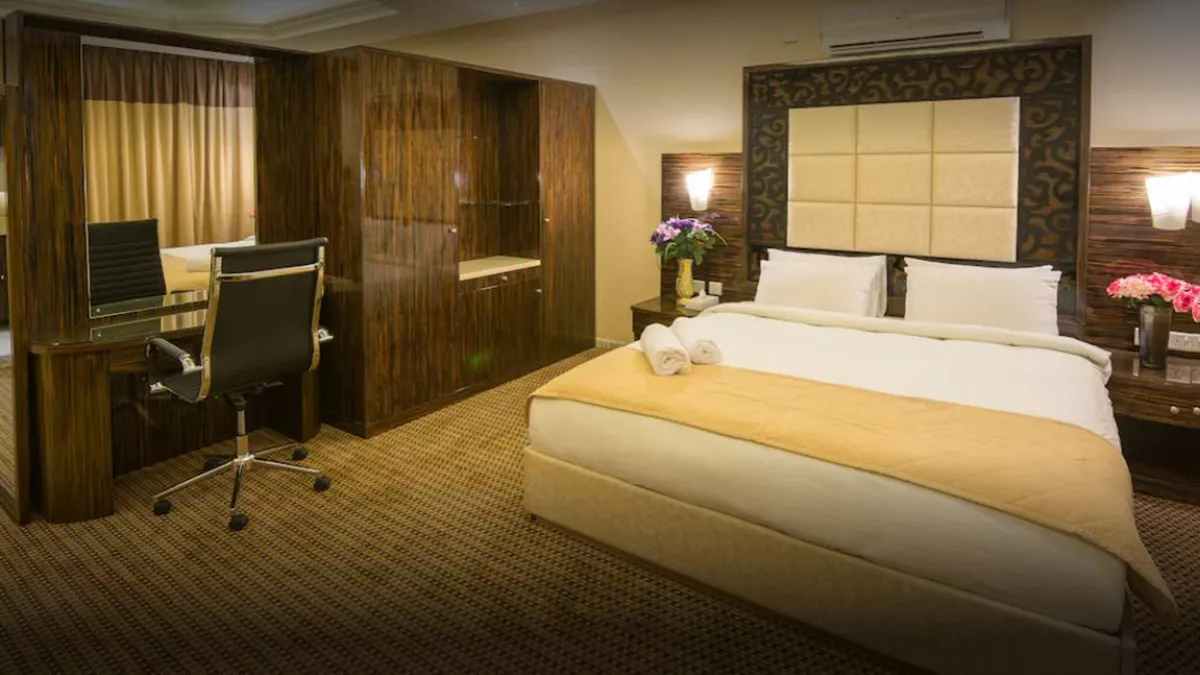 White Moon Hotel 1