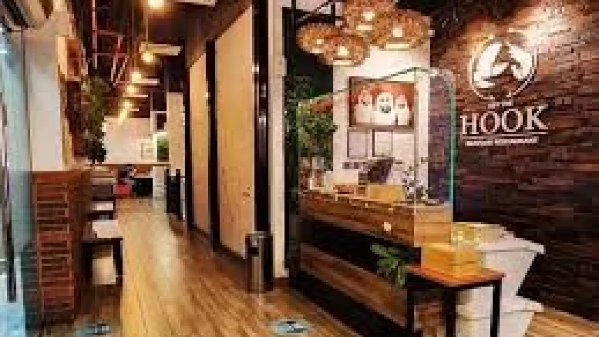 Off The Hook Seafood Restaurant 2