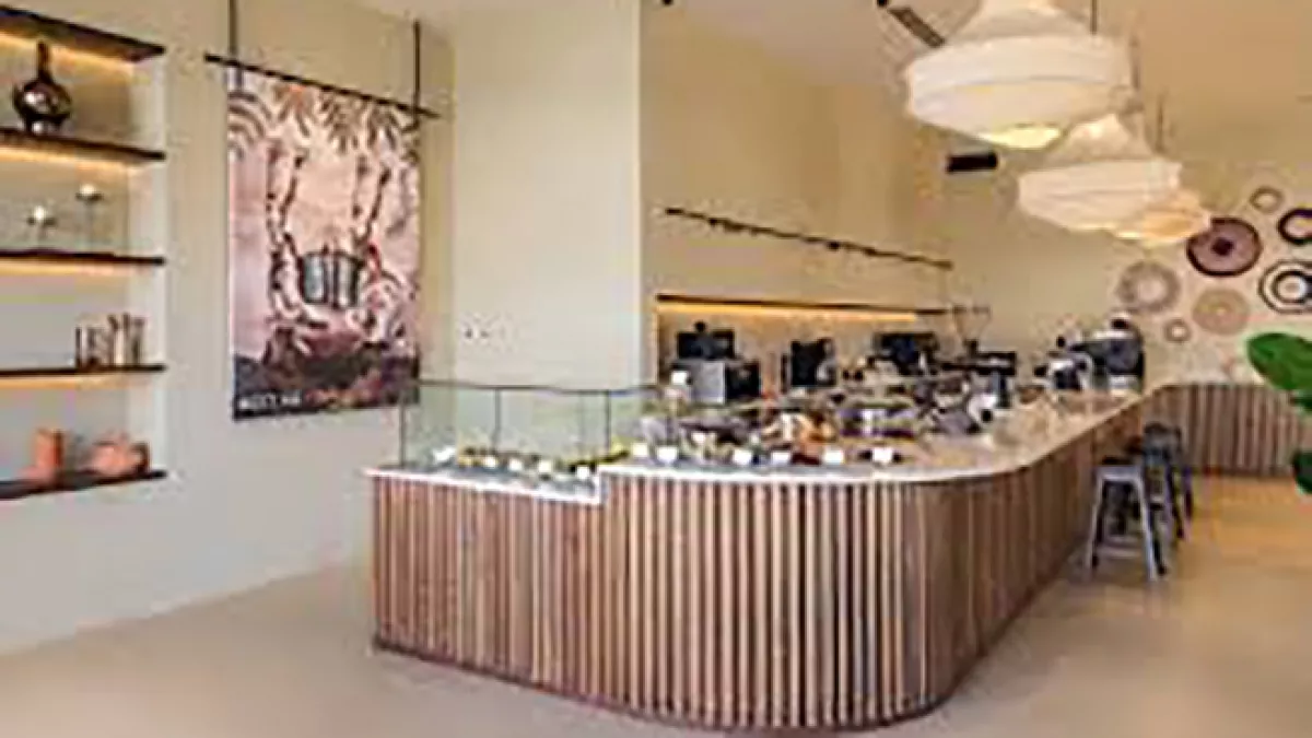 Mzllah Cafe & Community 4