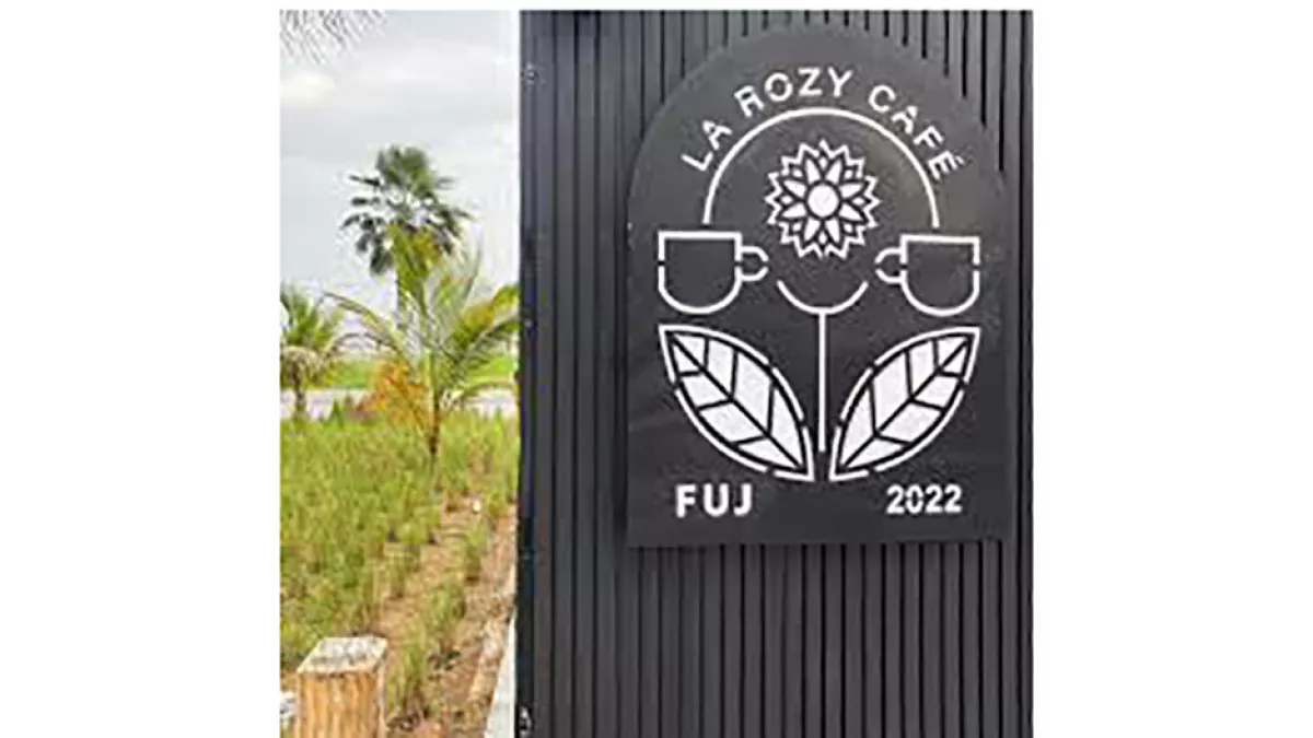 La Rozy Cafe 1